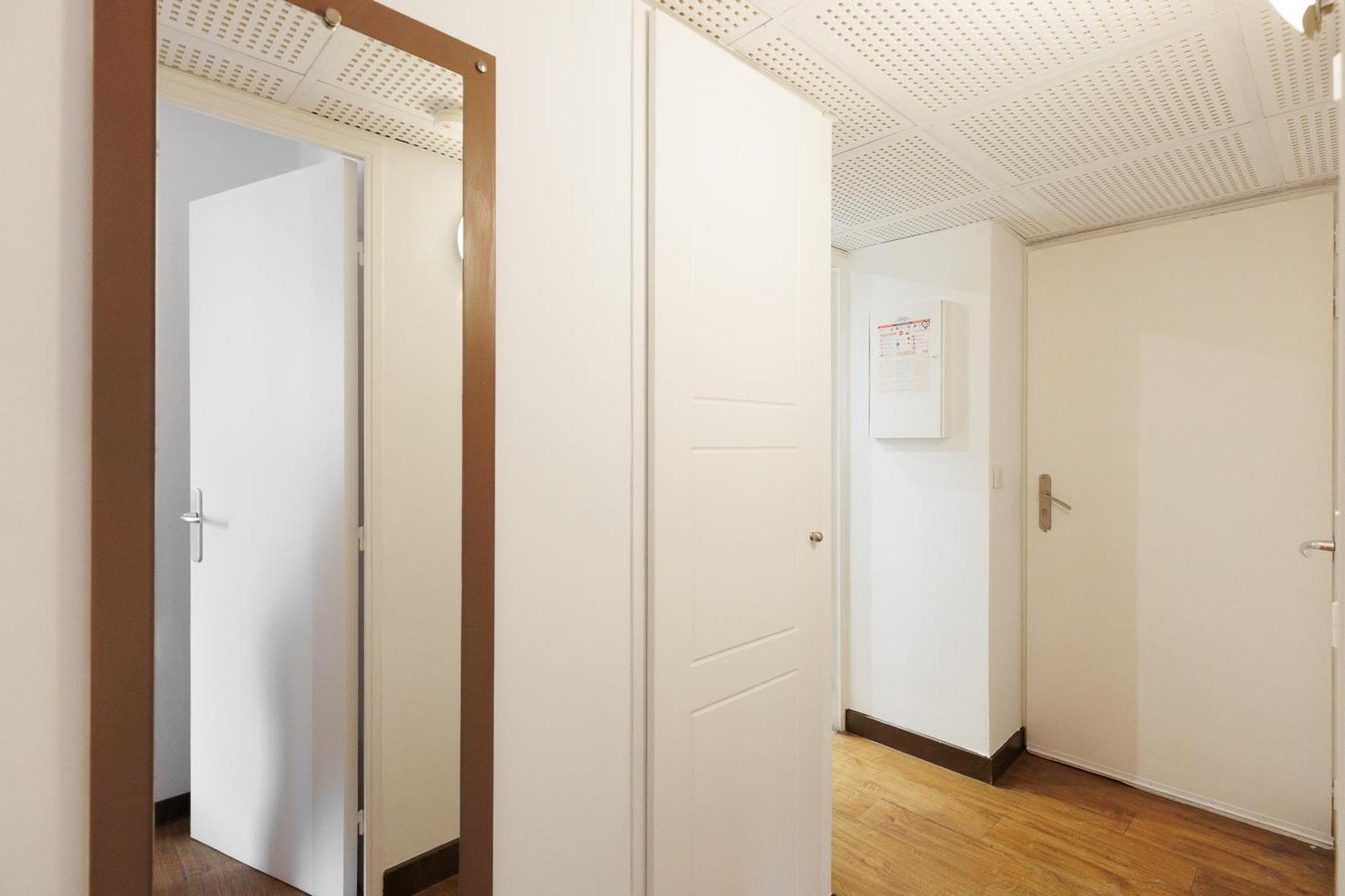 Apartment Slim Yourhosthelper *